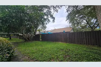 9600 NW 15th Ct, Pembroke Pines, FL 33024 - Photo 27