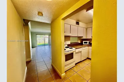 5201 Geneva Way #109, Doral, FL 33166 - Photo 3