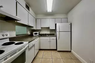 5201 Geneva Way, Doral, FL 33166 - Photo 5