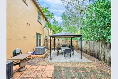 13564 NW 7th St, Pembroke Pines, FL 33028 - Photo 27