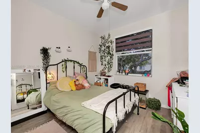 13564 NW 7th St, Pembroke Pines, FL 33028 - Photo 17