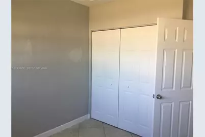 5631 W 10th Ave, Hialeah, FL 33012 - Photo 11