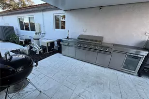 8335 NW 197th Terrace, Hialeah, FL 33015 - Photo 27