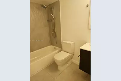 557 Michigan Ave #211 +Parking, Miami Beach, FL 33139 - Photo 5