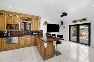 8935 NW 164th St, Miami Lakes, FL 33018 - Photo 11