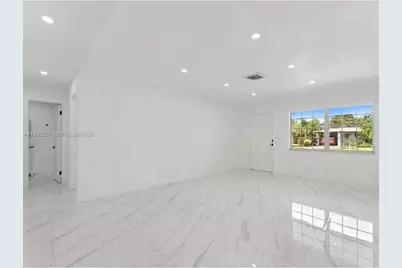 6800 SW 10th Ct, Pembroke Pines, FL 33023 - Photo 5