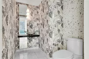 200 Biscayne Blvd Way, Miami, FL 33131 - Photo 9