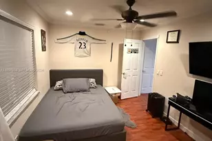 8450 NW 7th St, Pembroke Pines, FL 33024 - Photo 5