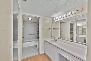 701 SW 142nd Ave, Pembroke Pines, FL 33027 - Photo 9