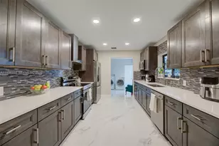 11490 W Biscayne Canal Rd, Miami, FL 33161 - Photo 15