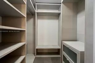 88 SW 7th St, Miami, FL 33131 - Photo 5