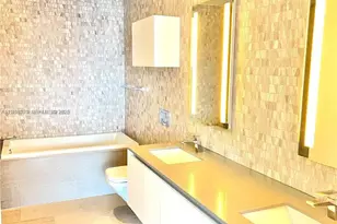 88 SW 7th St, Miami, FL 33131 - Photo 3