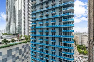 11 NE 6th St, Miami, FL 33132 - Photo 23