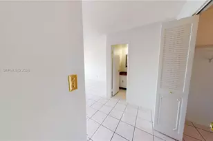 1000 Parkview Dr, Hallandale Beach, FL 33009 - Photo 25