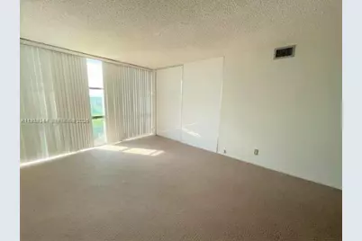 1000 Parkview Dr #1023, Hallandale Beach, FL 33009 - Photo 15