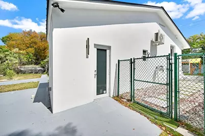 876 NE 81st St, Miami, FL 33138 - Photo 39