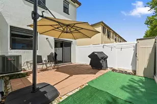 10513 W 32nd Ln, Hialeah, FL 33018 - Photo 21