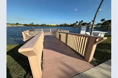 2420 Park Ln #102, Hollywood, FL 33021 - Photo 29