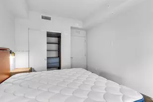 11 NE 6th St, Miami, FL 33132 - Photo 19