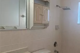 10101 W Okeechobee Rd, Hialeah Gardens, FL 33016 - Photo 15