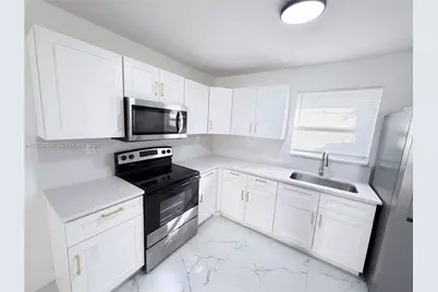 133 SE 2nd Ave #2, Hallandale Beach, FL 33009 - Photo 3