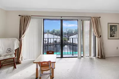 7006 N Loch Isle Dr N, Miami Lakes, FL 33014 - Photo 21