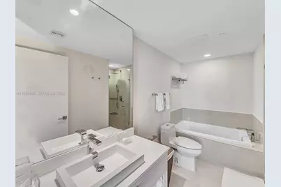 55 SW 9th St #1808, Miami, FL 33130 - Photo 7