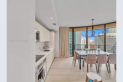 55 SW 9th St #1808, Miami, FL 33130 - Photo 3