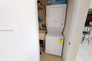 9735 Fontainebleau Blvd, Miami, FL 33172 - Photo 5