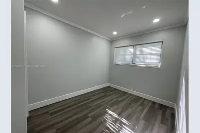 740 NE 181st St, Miami, FL 33162 - Photo 15