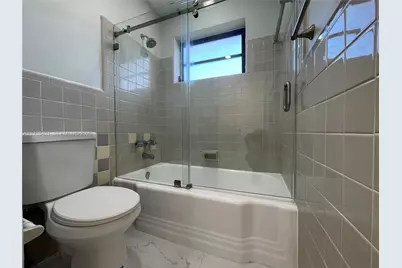 740 NE 181st St, Miami, FL 33162 - Photo 17