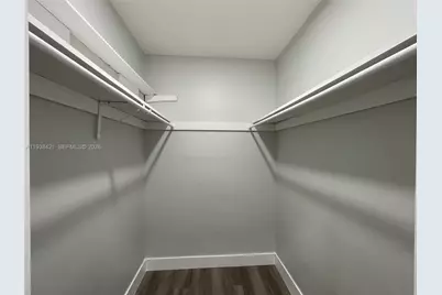 740 NE 181st St, Miami, FL 33162 - Photo 9