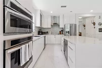 2930 Catalina St #1, Miami, FL 33133 - Photo 11