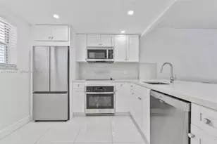 100 Edgewater Dr, Coral Gables, FL 33133 - Photo 3