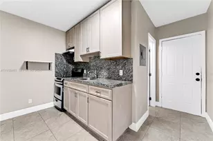 157 Curtiss Pkwy, Miami Springs, FL 33166 - Photo 21