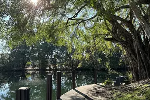 1860 Venice Park Dr, North Miami, FL 33181 - Photo 19