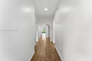 10710 NW 66th St, Doral, FL 33178 - Photo 7