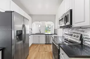 10710 NW 66th St, Doral, FL 33178 - Photo 3