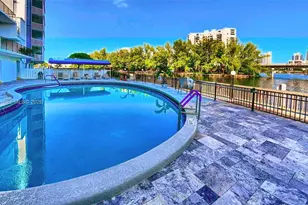 200 Diplomat Pkwy, Hallandale Beach, FL 33009 - Photo 29