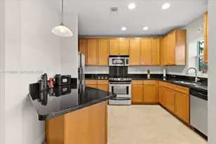 630 SE 15th St, Fort Lauderdale, FL 33316 - Photo 11