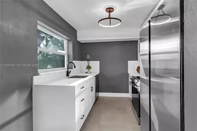 2141 NE 18th Ave, Wilton Manors, FL 33305 - Photo 19