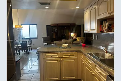 461 SW 89th Ct, Miami, FL 33174 - Photo 9