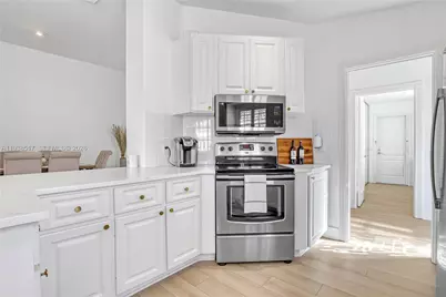 907 SW Balmoral Trace, Stuart, FL 34997 - Photo 13