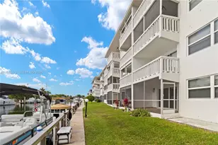 455 Paradise Isle Blvd, Hallandale Beach, FL 33009 - Photo 43
