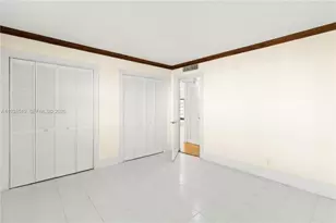 455 Paradise Isle Blvd, Hallandale Beach, FL 33009 - Photo 13