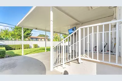 8261 SW 27th St, Miami, FL 33155 - Photo 15