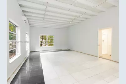 650 NE 60th St, Miami, FL 33137 - Photo 13