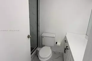 6039 Collins Ave, Miami Beach, FL 33140 - Photo 9