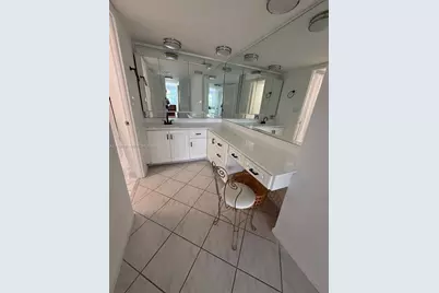 6039 Collins Ave #1236, Miami Beach, FL 33140 - Photo 11