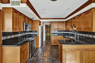 5660 Collins Ave, Miami Beach, FL 33140 - Photo 13